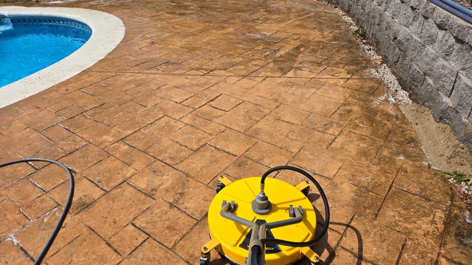Pool Deck Cleaning