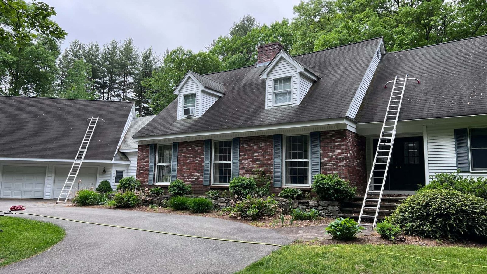 Roof Cleaning In Acton MA