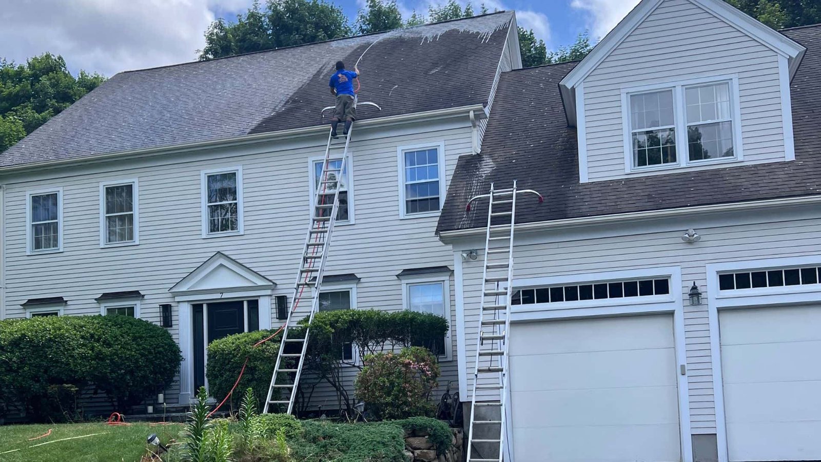 Roof Cleaning Lexington MA