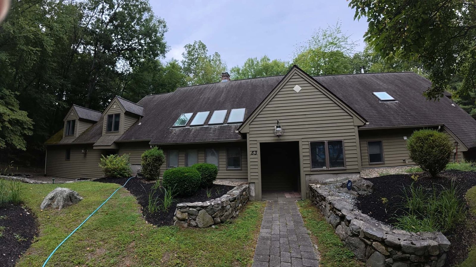 Roof Cleaning Littleton MA